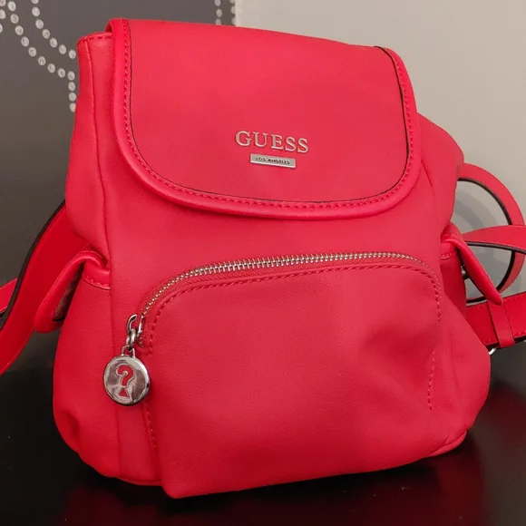Beautiful Red Guess backpack - Picture 5 of 5